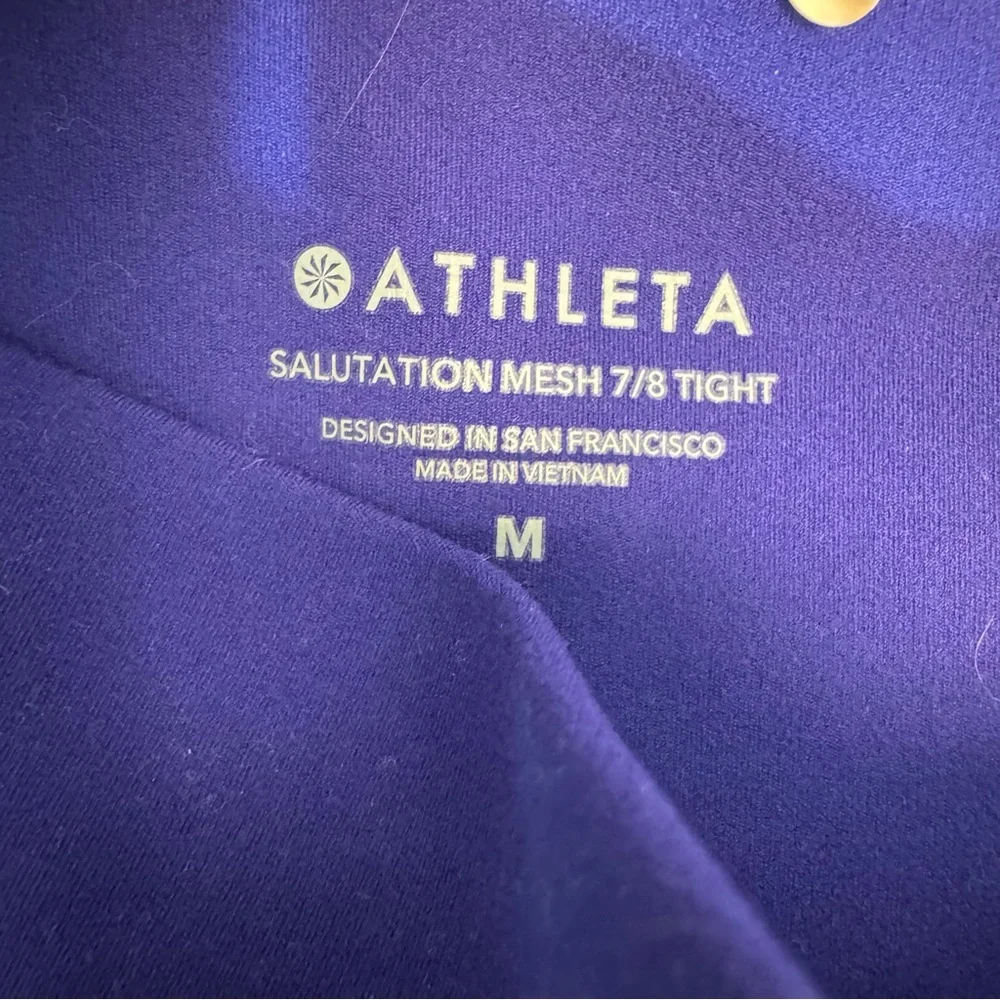 Athleta- Conscious Crop Sports Bra and Salutation Mesh 7/8 Leggings bundle M/L - Picture 11 of 14